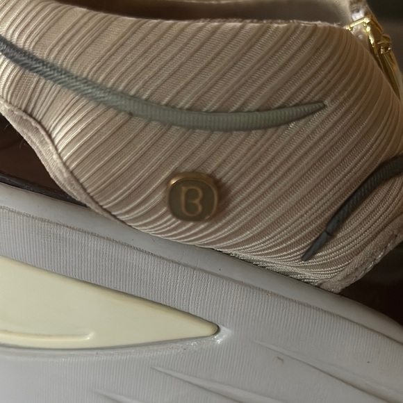 Gently Loved Vinny Peep-Toe Wedge Sandals by BZEES - Picture 4 of 11